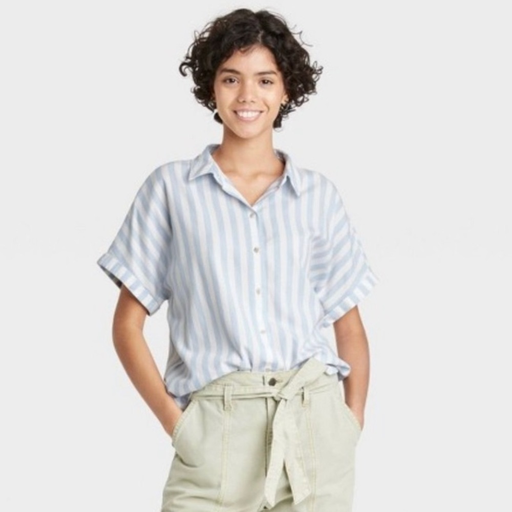 Universal Threads short sleeve button-down shirt.